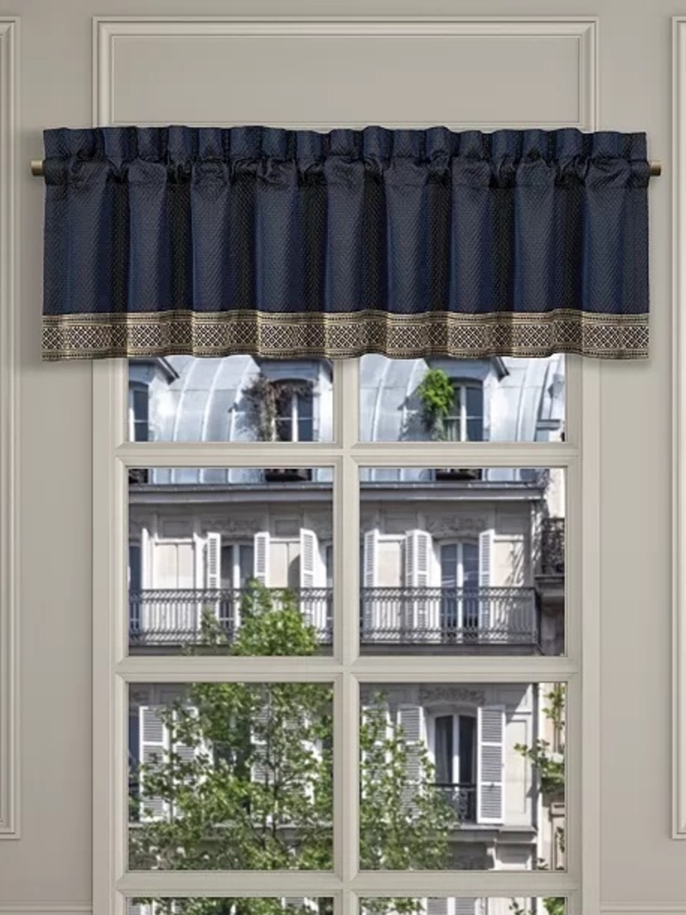 J Queen New York
Excelsior Window Straight Valance, 18" x 88